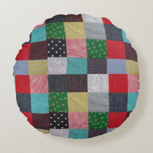 kleurrijk gevlekte vierkantjes  patchwork  rond kussen