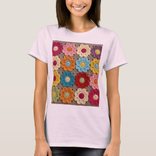 Kleurrijk Haakbloem Patroon – Handgemaakte Oma T-shirt