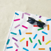 Kleurrijk regenboog sprenkels patroon strandlaken (In situ)