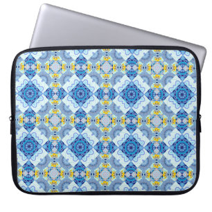 Kleurrijk symmetrisch naadloos patroon, ontwerp in laptop sleeve
