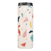 Kleurrijk terrazzo: naadloze rotsfragmenten. thermosbeker (Achterkant)