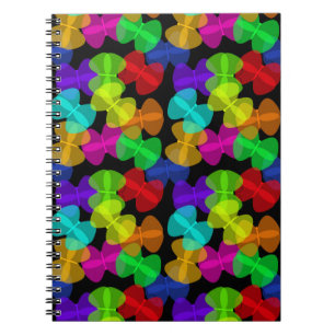 Kleurrijk vlinderpatroon op zwarte achtergrond notitieboek