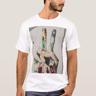 Kleurrijk vredesteken hand grafisch basic T-shirt