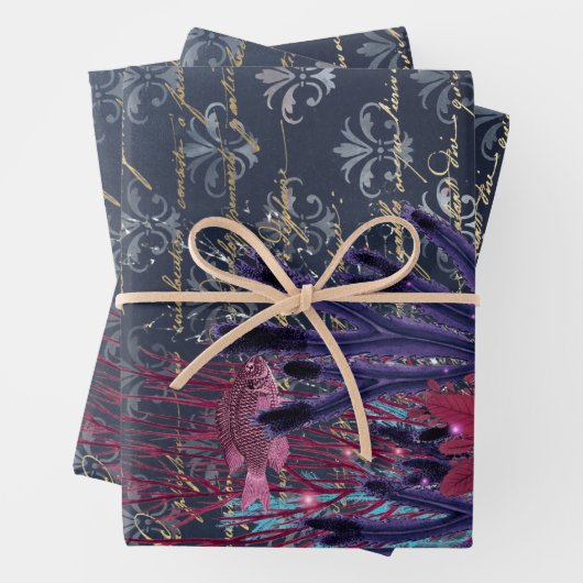 Kleurrijk zeewier en vis op blauw inpakpapier vel (In situ)