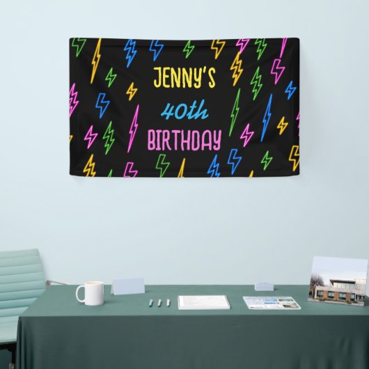 Kleurrijke 80's Retro Neon Lightning Verjaardag Spandoek (Beurs)
