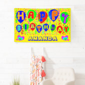 Kleurrijke aangepaste naam gelukkige verjaardag spandoek (Insitu)