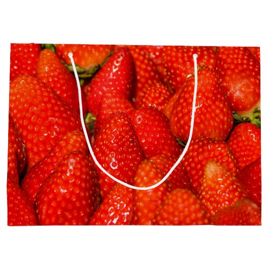 Kleurrijke aardbeien op marktscherm groot cadeauzakje (Achterkant)
