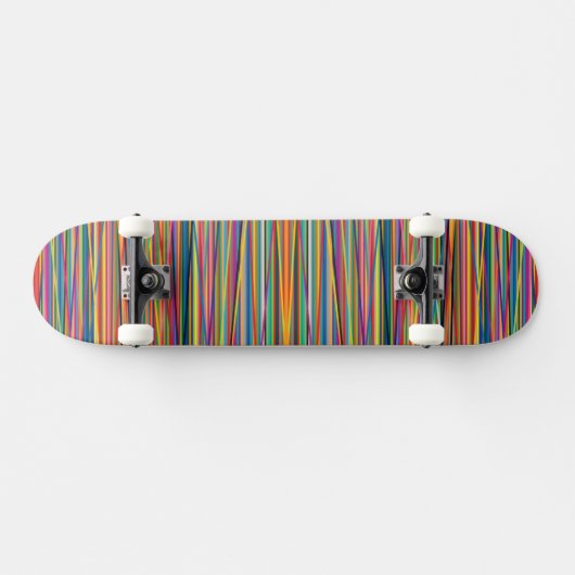 Kleurrijke abstracte strepen ontwerpen het gezicht skateboard (Horizontaal)
