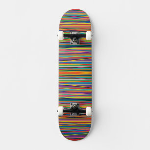 Kleurrijke abstracte strepen ontwerpen het gezicht skateboard