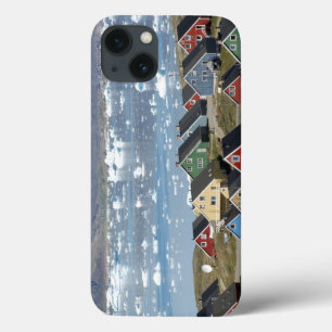 Kleurrijke architectuur van de stad Narsaq, iPhone 13 Hoesje