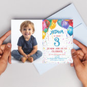 Kleurrijke ballonnen en vrolijke verjaardagsfeestj kaart