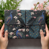 Kleurrijke Blauwe Pauw & Magnolia Zwart Wildlife Cadeaupapier