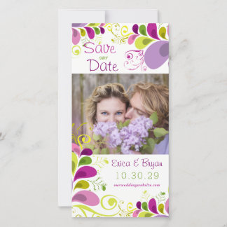 Kleurrijke bloemenblaadjes Save The Date fotokaart