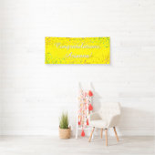 Kleurrijke Confetti Script Gefeliciteerd Geel Spandoek (Insitu)