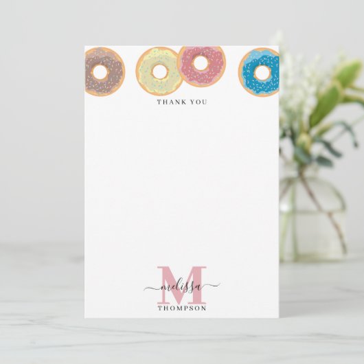 Kleurrijke Donuts & Sprinkles Monogram Bedankkaart (Staand voorkant)