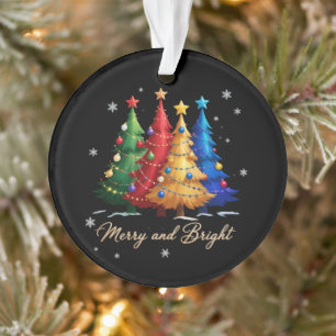 Kleurrijke en helder verlichte kerstbomen Kerstcad Ornament