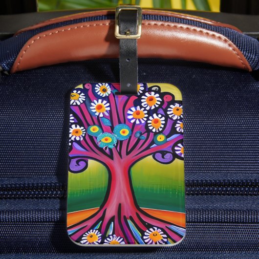 Kleurrijke Folk Art Style Whimsical Tree Bagagelabel (Voorkant Insitu 2)