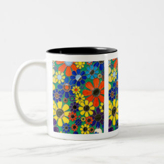 Kleurrijke gebrandschilderde bloemenmok tweekleurige koffiemok