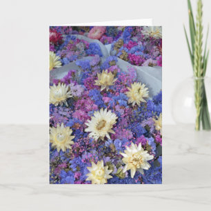 Kleurrijke gedroogde stro bloemen boeketten kaart