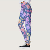 Kleurrijke gepersonaliseerde Monogram Seashell Pat Leggings (Links)