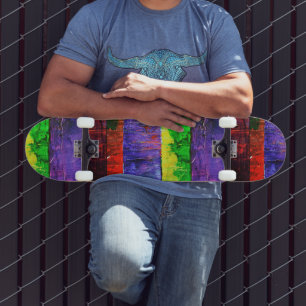 Kleurrijke getextureerde Paarse rode en groene str Skateboard