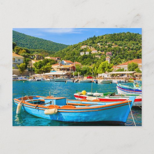 Kleurrijke Griekse vissersboten in de haven van Ki Briefkaart (Voorkant)