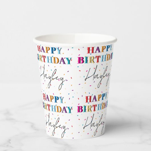 Kleurrijke Happy Birthday Custom Name Confetti Papieren Bekers (Links)