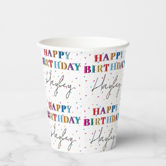 Kleurrijke Happy Birthday Custom Name Confetti Papieren Bekers (Rechts)