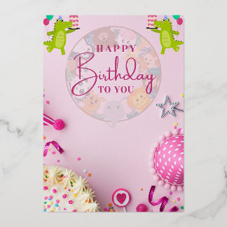 Kleurrijke Happy Birthday-kaarsen van schattige di Folie Uitnodiging