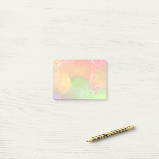Kleurrijke harten en cirkels patroon post-it® notes (Op bureau)