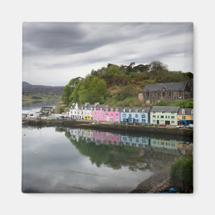Kleurrijke huizen in Portree, Skye Magneet