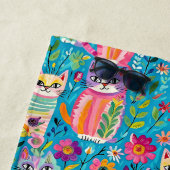 Kleurrijke katten en bloemen grillig gelukkig strandlaken (In situ)