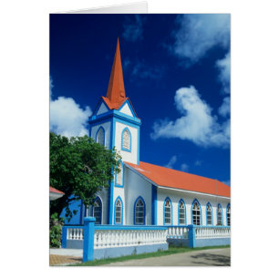 Kleurrijke kerk op het eiland Tahaa in de