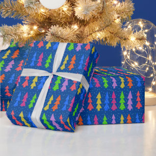 Kleurrijke kerstbomen op een blauwe achtergrond cadeaupapier
