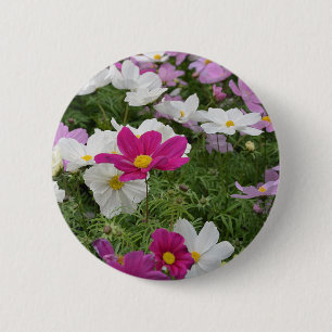 Kleurrijke kosmosbloementuin ronde button 5,7 cm