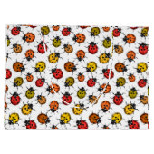 Kleurrijke ladybugs op wit groot cadeauzakje (Achterkant)