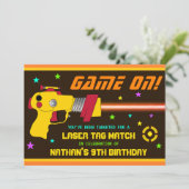 Kleurrijke Laser Tag Kinderverjaardagsfeest Uitnod Kaart (Staand voorkant)