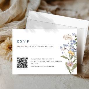 Kleurrijke Lente Wildflower Meadow Bruiloft QR Cod RSVP Kaartje