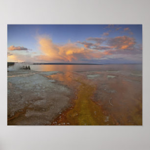Kleurrijke minerale afzettingen komen uit Black Po Poster