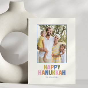 Kleurrijke moderne Hanukkah-familiefoto blauwe str Feestdagenkaart