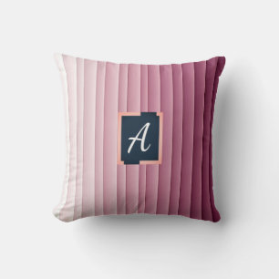 Kleurrijke Monogram Roze Gradiënt Verticale Worp K Kussen