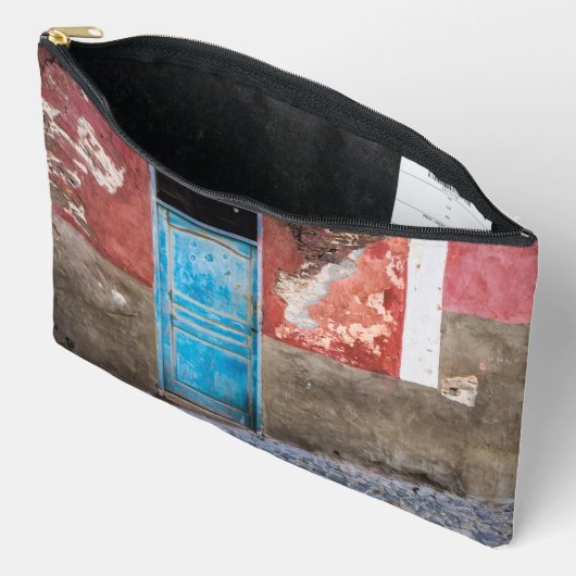 Kleurrijke muur met blauwe deur etui (Open)