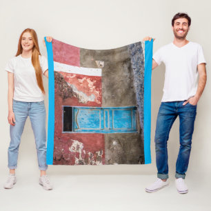 Kleurrijke muur met blauwe deur fleece deken