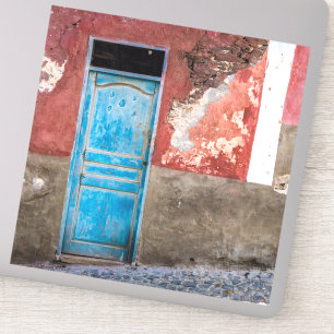 Kleurrijke muur met blauwe deur sticker