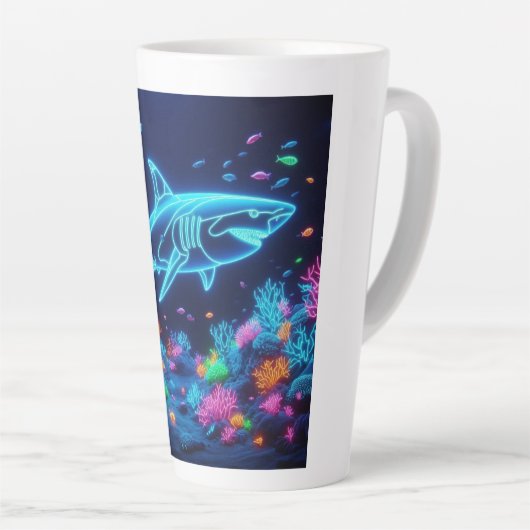 Kleurrijke neonhaai latte mok (Rechterhoek)