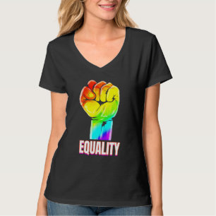 Kleurrijke Opgeheven Vuist Voor Gelijkheid Lgbtq T-shirt