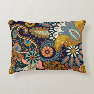 Kleurrijke Paisley: bloemenIndiaas behang. Accent Kussen