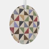 Kleurrijke Patchwork Quilt: Bloemtextuur. Glas Ornament (Voorkant Rechts)