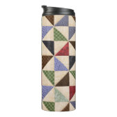 Kleurrijke Patchwork Quilt: Bloemtextuur. Thermosbeker (Geroteerd rechts)