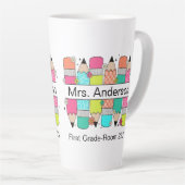 Kleurrijke Pencil Teacher Naam Latte Mok (Rechterhoek)